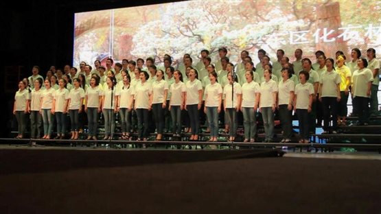 C:\Users\Lenovo\Desktop\H小说
大合唱\H小说
大合唱\图片艺媒.jpg