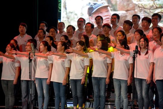 C:\Users\Lenovo\Desktop\H小说
大合唱\H小说
大合唱\yy09.jpg